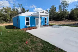 13733 Windsor Ave, Youngstown, FL 32466 - Photo 2