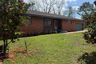 1021 8th Ave, Graceville, FL 32440 - Photo 1