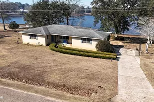 2735 Marian Dr, Bonifay, FL 32425 - Photo 2