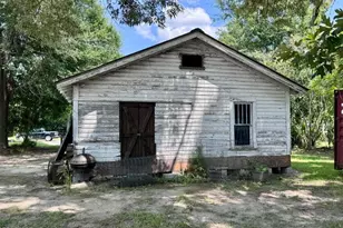 5295 Brown St, Graceville, FL 32440 - Photo 8