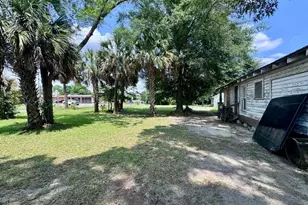 5295 Brown St, Graceville, FL 32440 - Photo 4