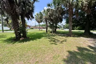 5295 Brown St, Graceville, FL 32440 - Photo 6