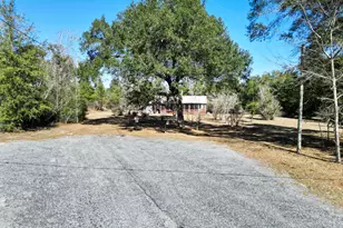 6385 Blue Arrow Dr, Marianna, FL 32446 - Photo 2