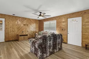 2424 White Pond Church Rd, Alford, FL 32420 - Photo 20