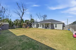 705 W 8th St, Lynn Haven, FL 32444 - Photo 34