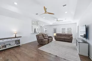 705 W 8th St, Lynn Haven, FL 32444 - Photo 4