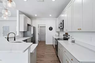 705 W 8th St, Lynn Haven, FL 32444 - Photo 8