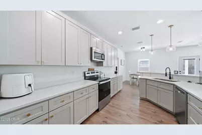705 W 8th Street, Lynn Haven, FL 32444 - Photo 10