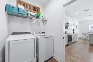 705 W 8th St, Lynn Haven, FL 32444 - Photo 30