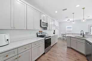 705 W 8th St, Lynn Haven, FL 32444 - Photo 14