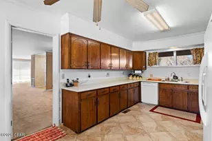 5370 Cherry St, Graceville, FL 32440 - Photo 16