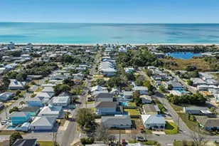 19909 Alta Vista Dr, Panama City Beach, FL 32413 - Photo 2