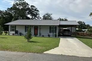 5985 Webb St, Graceville, FL 32440 - Photo 2