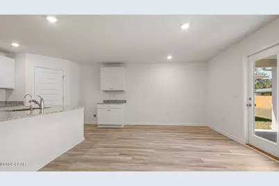 2295 Country Club Boulevard, Chipley, FL 32428 - Photo 10