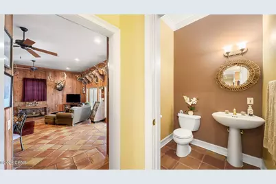 21748 N State Road 71, Altha, FL 32421 - Photo 20