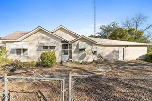 987 7th Ave, Graceville, FL 32440 - Photo 10