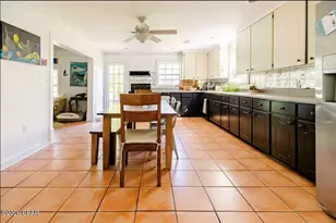 130 Coach Wagoner St, Apalachicola, FL 32320 - Photo 6