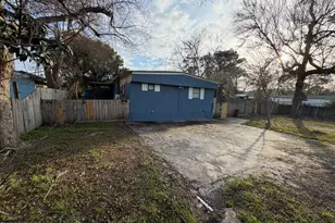 8607 Estrella St, Panama City, FL 32408 - Photo 2