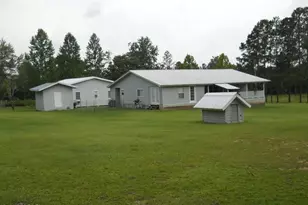 2590 Schmidt Ln, Chipley, FL 32428 - Photo 2