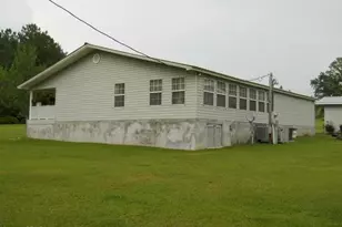 2590 Schmidt Ln, Chipley, FL 32428 - Photo 10