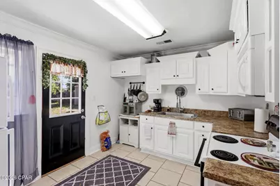 617 N 9th Plaza, Panama City, FL 32404 - Photo 10