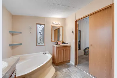 18006 Overland Avenue, Fountain, FL 32438 - Photo 20