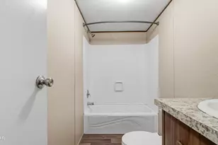 307 E Montana Ave, Bonifay, FL 32425 - Photo 12