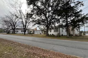 4181 Apple White St, Greenwood, FL 32443 - Photo 2