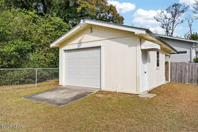 1314 Coggin Avenue, Chipley, FL 32428 - Photo 10