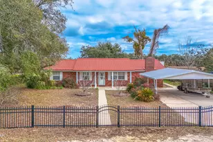 7424 Little Creek Cir, Southport, FL 32409 - Photo 2