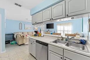 7813 N Lagoon Dr, Panama City, FL 32408 - Photo 10