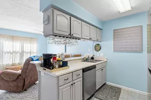 7813 N Lagoon Dr, Panama City, FL 32408 - Photo 6