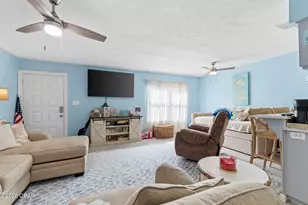 7813 N Lagoon Dr, Panama City, FL 32408 - Photo 1