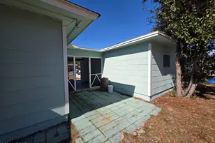 1010 E 2nd Pl, Panama City, FL 32401 - Photo 6