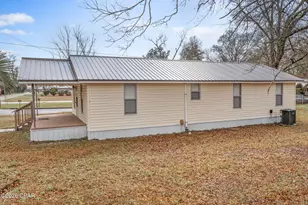 794 2nd St, Chipley, FL 32428 - Photo 20