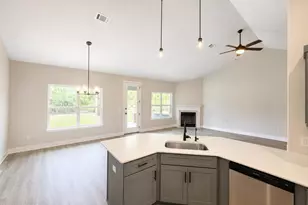 4514 Lovegrass Ln, Panama City, FL 32409 - Photo 4