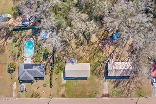 1037 Payne St, Graceville, FL 32440 - Photo 24