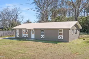 1037 Payne St, Graceville, FL 32440 - Photo 1