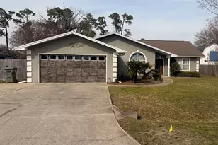 2004 Wind Jammer Dr, Lynn Haven, FL 32444 - Photo 1