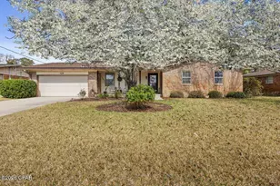 729 Crestwood St, Mary Esther, FL 32569 - Photo 1