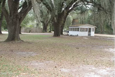 5728 Snowhill Road, Malone, FL 32445 - Photo 8