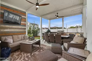 725 Landing Cir, Panama City Beach, FL 32413 - Photo 2