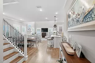 725 Landing Cir, Panama City Beach, FL 32413 - Photo 8