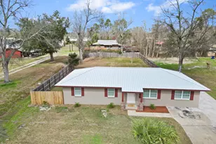 20496 NE Lambert Ave, Blountstown, FL 32424 - Photo 2