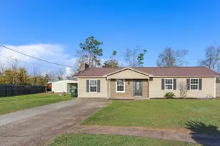 710 E Pine Forest Dr, Lynn Haven, FL 32444 - Photo 1