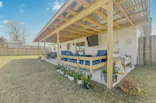 412 W 18th Ct, Lynn Haven, FL 32444 - Photo 4