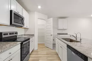 2103 Babcock St, Chipley, FL 32428 - Photo 4