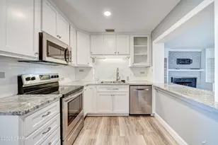 3105 W 21st Ct, Panama City, FL 32405 - Photo 8