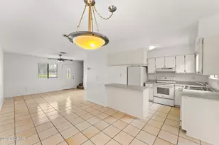 3907 Venetian Cir, Panama City, FL 32405 - Photo 10