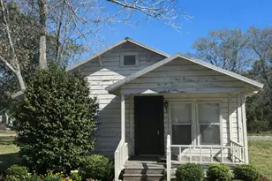 5289 Brown St, Graceville, FL 32440 - Photo 1